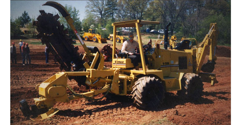 Pipeline trencher
