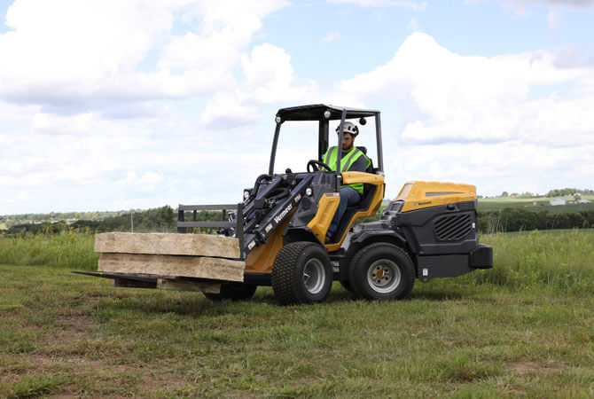 Vermeer ATX850 Compact Articulated Loader RDO Equipment Co   Vermeer Atx850 Articulated Loader Hauling Rock