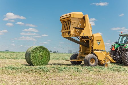 Vermeer lance les nouvelles presses à balles d'ensilage Pro G4 à technologie avancée 