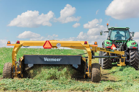 La nouvelle gamme de faucheuses-conditionneuses Vermeer optimise vos activités de fourrage et de fenaison.