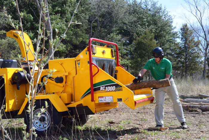 Vermeer BC1000XL Brush Chipper With Gas Engine Tree Care, 51% OFF